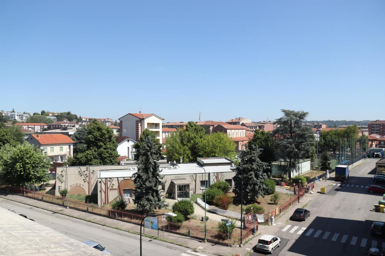 La Casa Di Valentino - Grazioso Ed Ampio Bilocale Asti Exterior foto